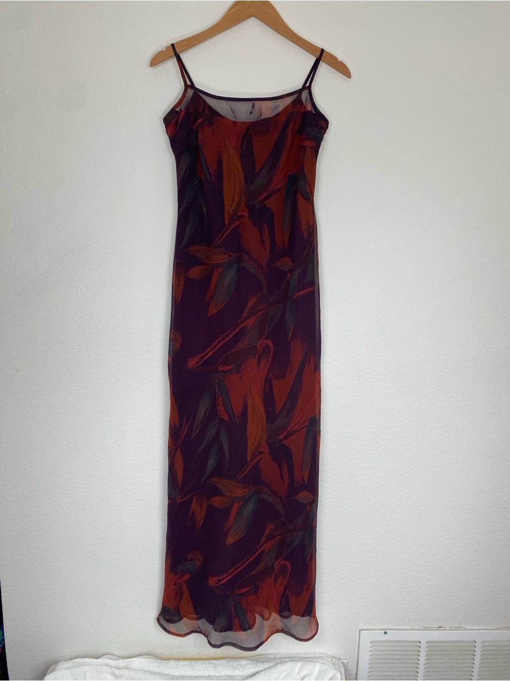 Vintage Womens Georgiou Studio Plum Red Watercolor Leaf Slip Dress Size 4 Girly - Picture 2 of 11